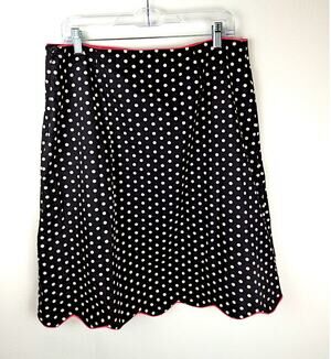 Sam TY polka dot skirt Sz 14 Waist 34" Length24.5'Hips to 46" lined well made